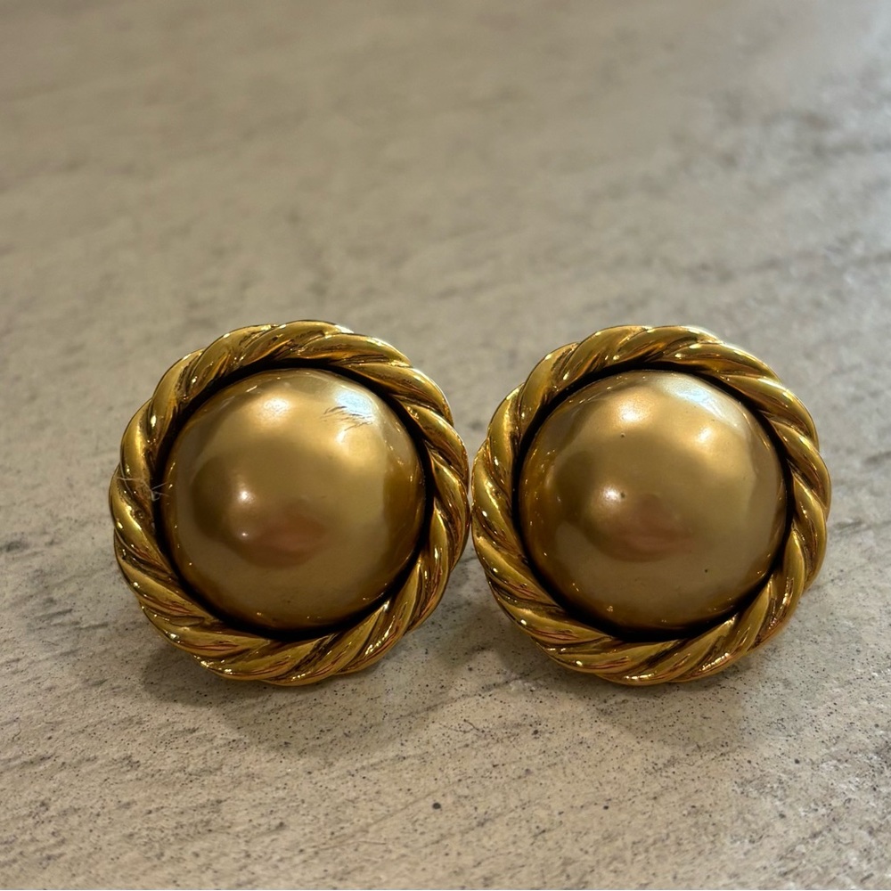 Vintage Carolee Signed Brush Gold Pearl Clip-On Earrings
